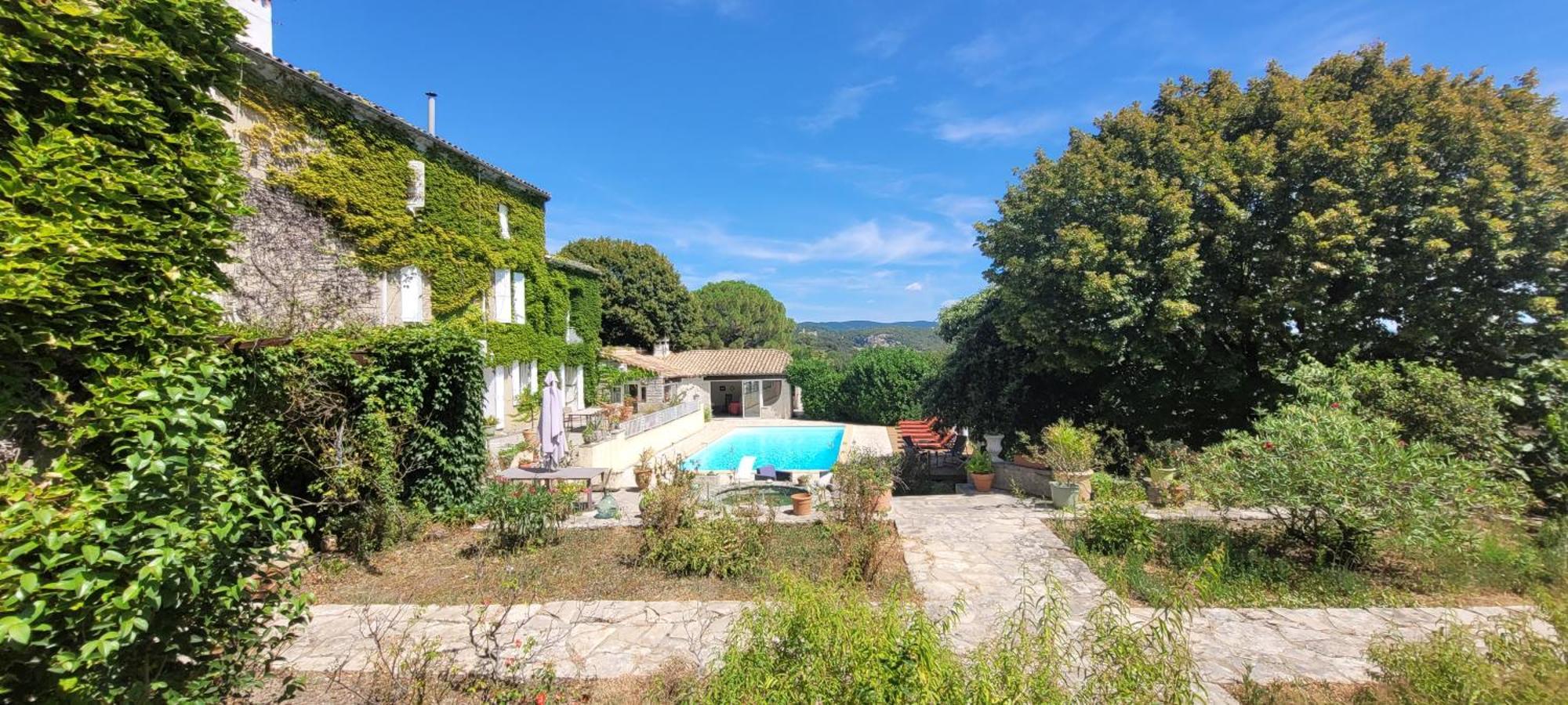 Le Domaine Du Soulier -Gite Et Chambres D'Hotes - La Maison Du Gardien Tornac Exterior photo